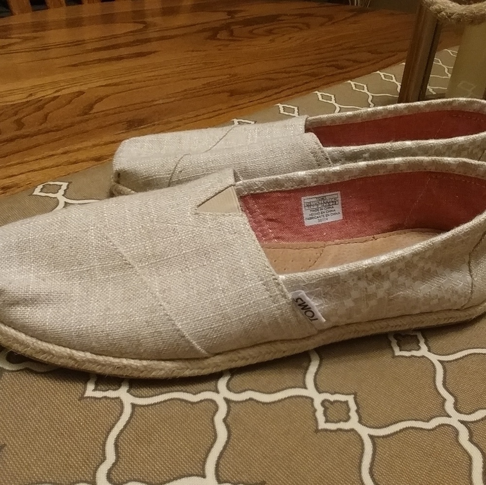 Toms